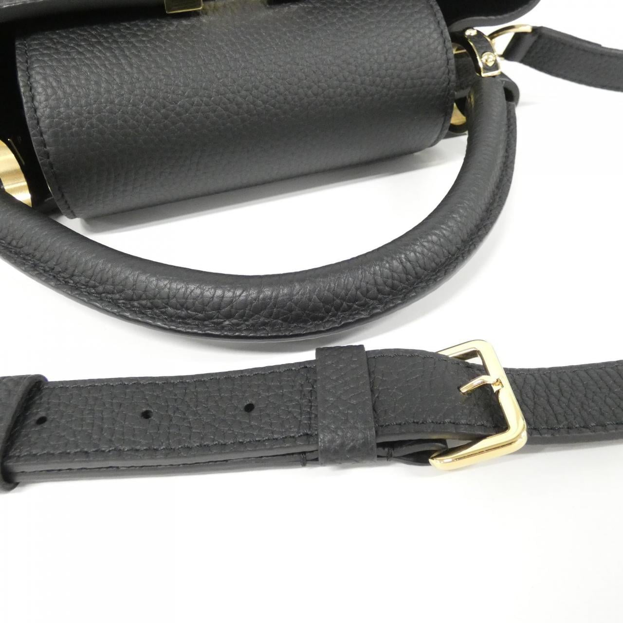 LOUIS VUITTON Capucines MM M24727 包