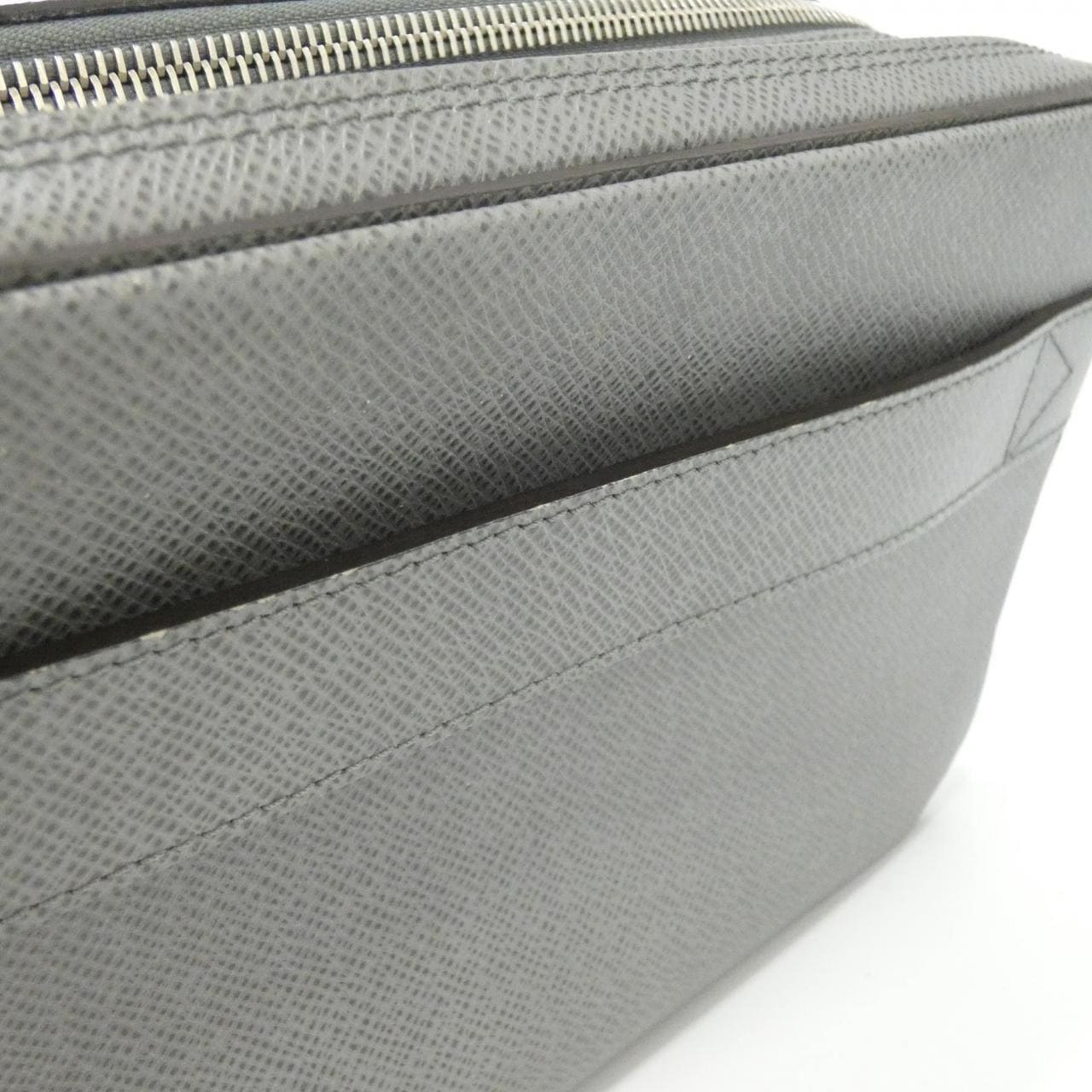 ルイヴィトン タイガ ネオ パヴェル M32684 セカンドバッグ