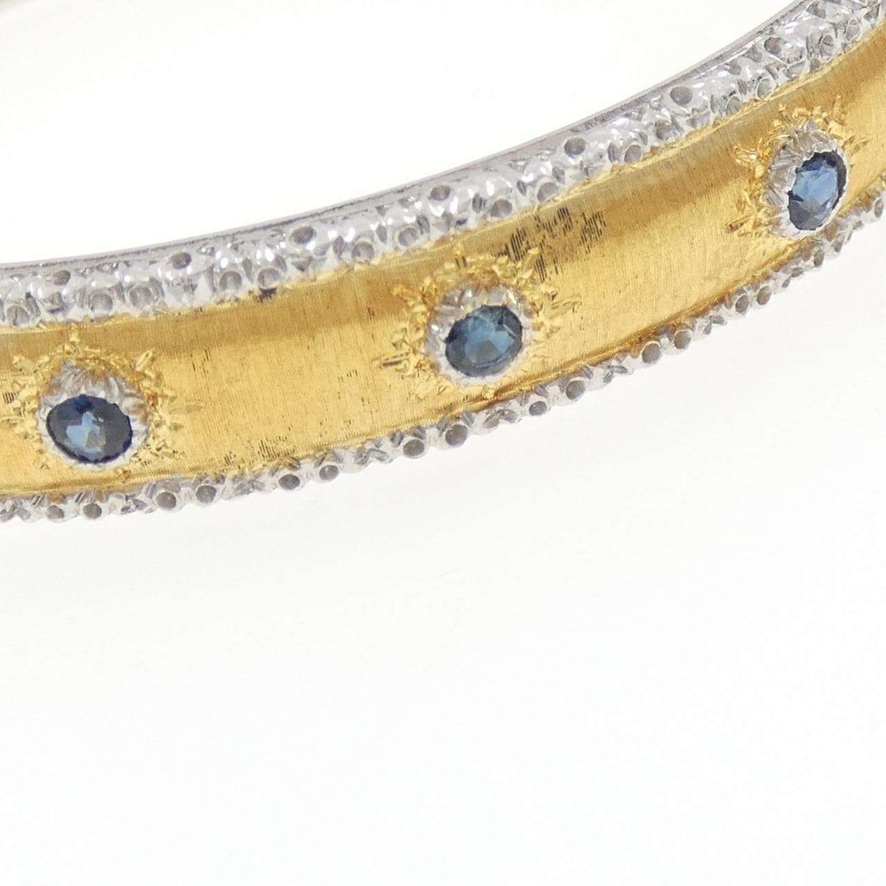 Gianmaria BUCCELLATI Sapphire Bangle