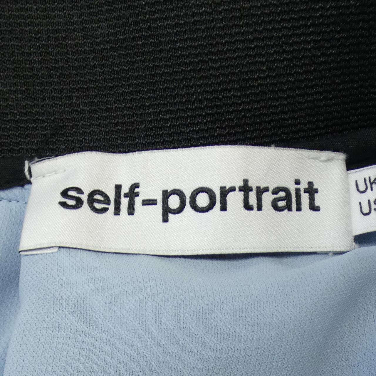 セルフポートレイト self-portrait スカート