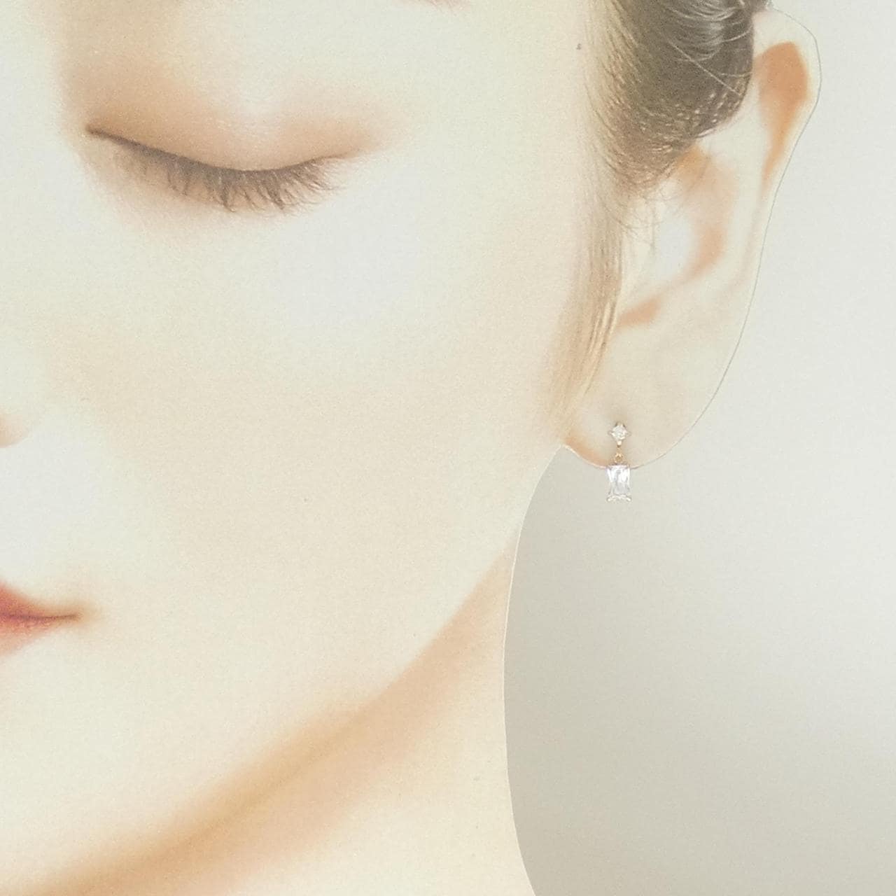 K10PG キュービック ピアス