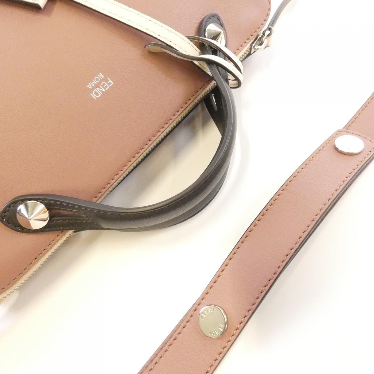 フェンディ バイ ザ ウェイ 8BL124 5QJ バッグ