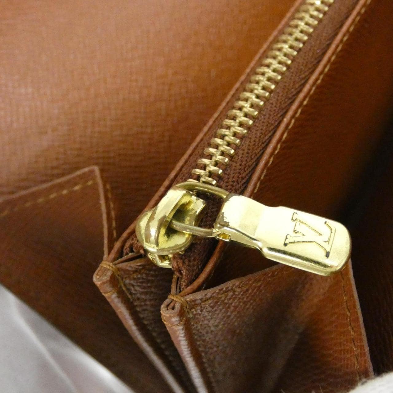 ルイヴィトン モノグラム グラフィティ ポルト モネ クレディ M92188 財布