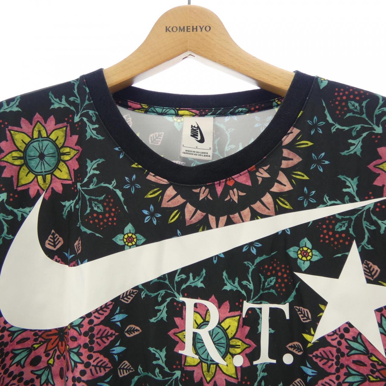 ナイキ NIKE 842639-010 Tシャツ