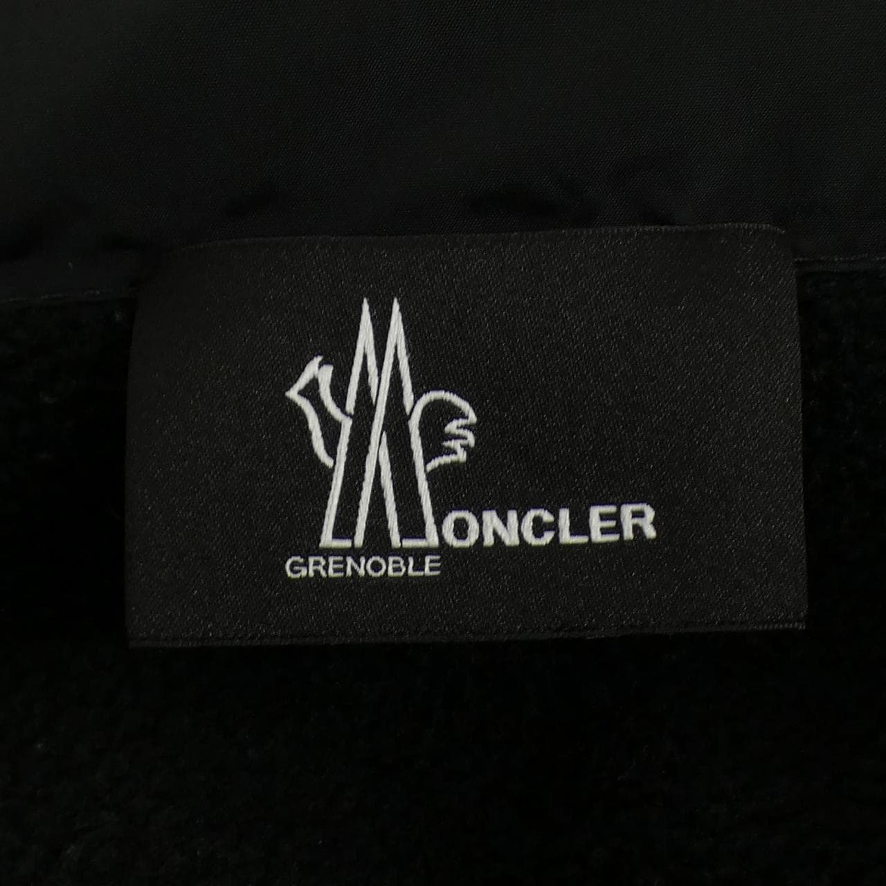 モンクレールグルノーブル MONCLER GRENOBLE 20978G00032 ダウンジャケット