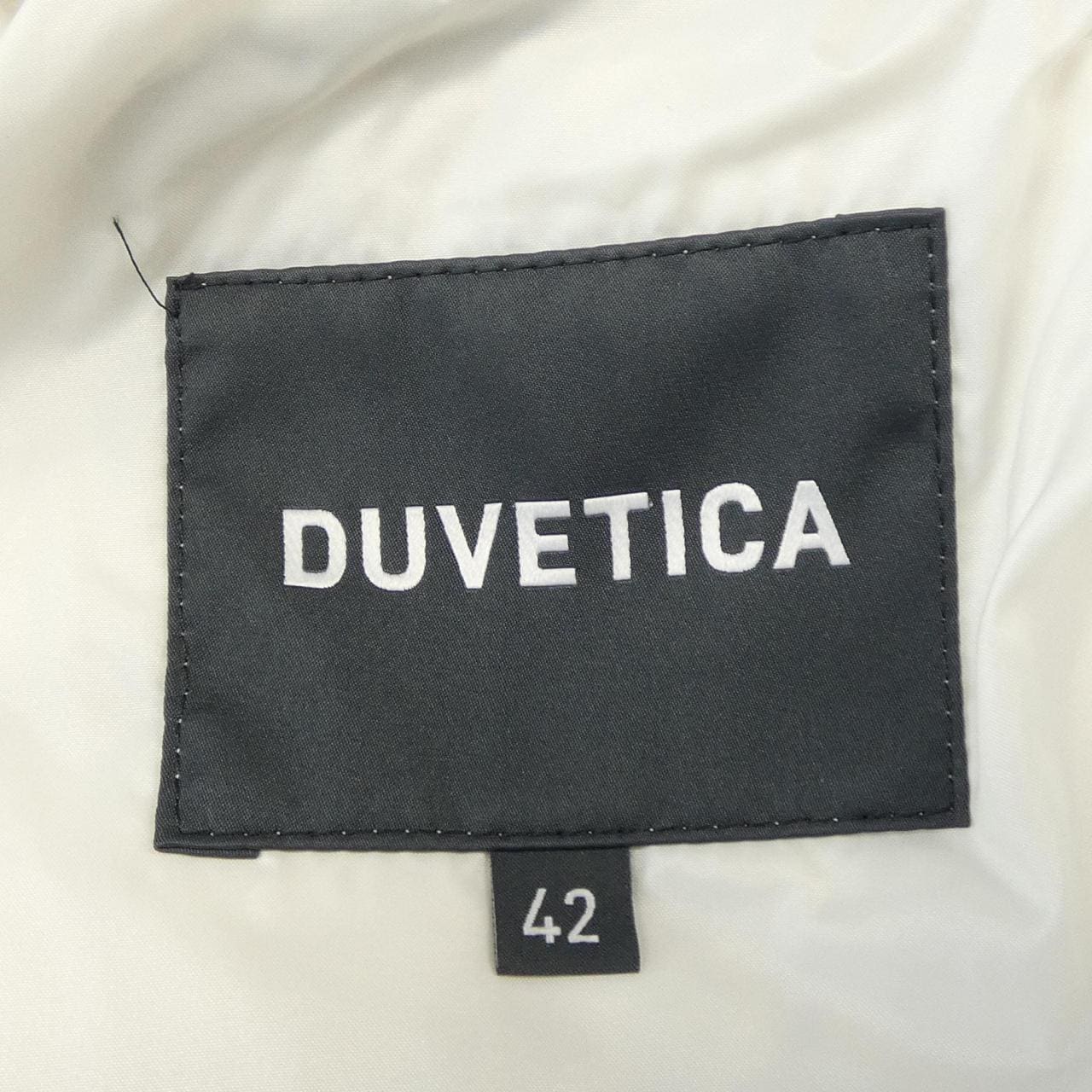 デュベティカ DUVETICA ダウンジャケット