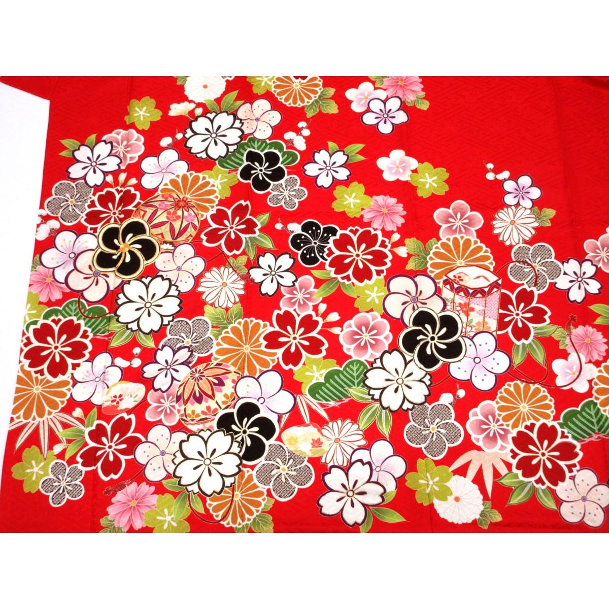 振袖　友禅金彩加工　刺繍入り