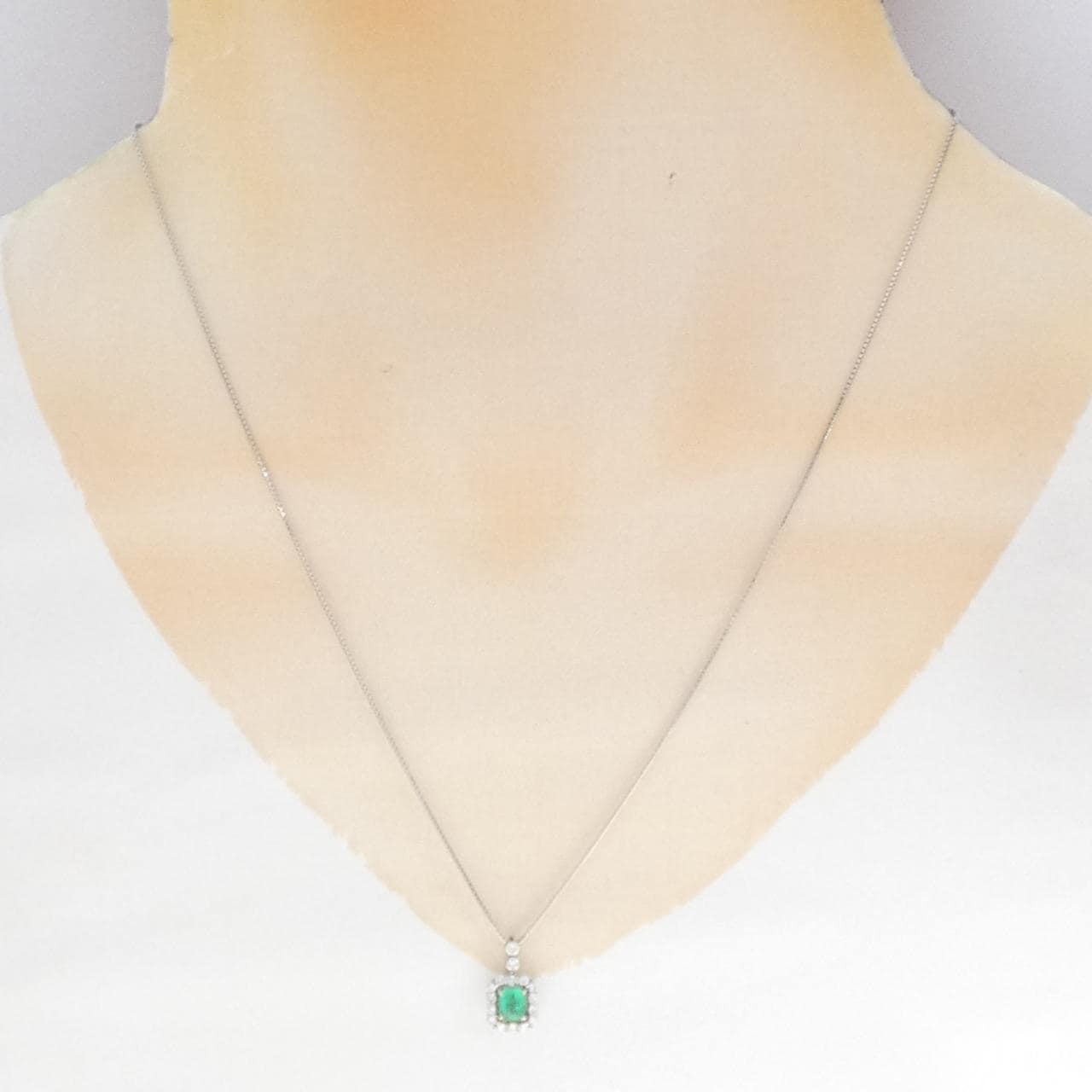 K18WG エメラルド ネックレス 0.26CT