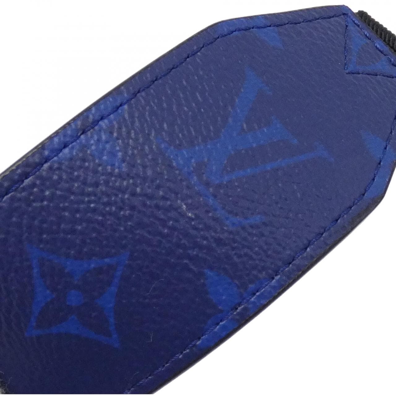 ルイヴィトン タイガ ラマ アウトドア メッセンジャー PM M30242 ショルダーバッグ