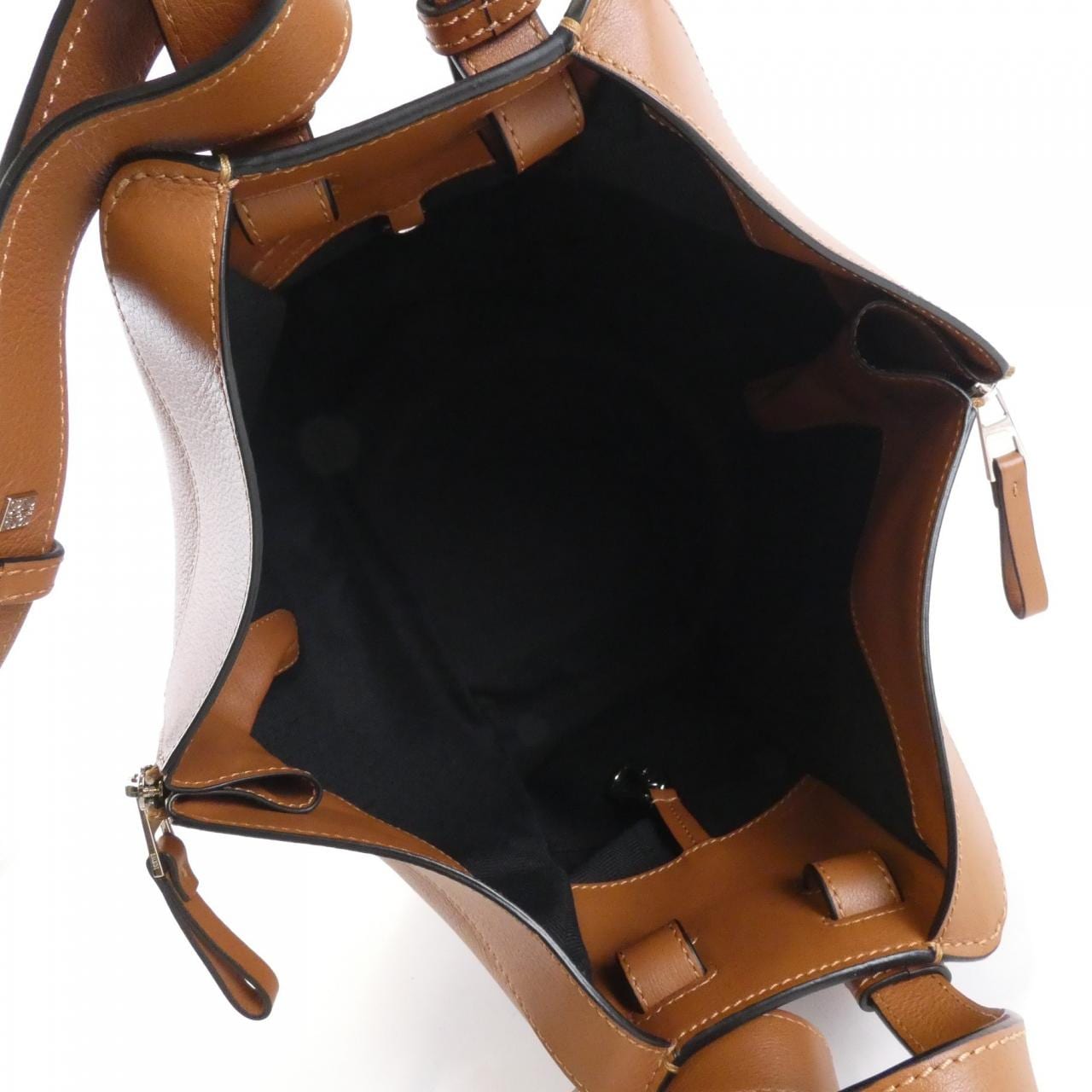 Loewe Hammock 387 30 N60 單肩包