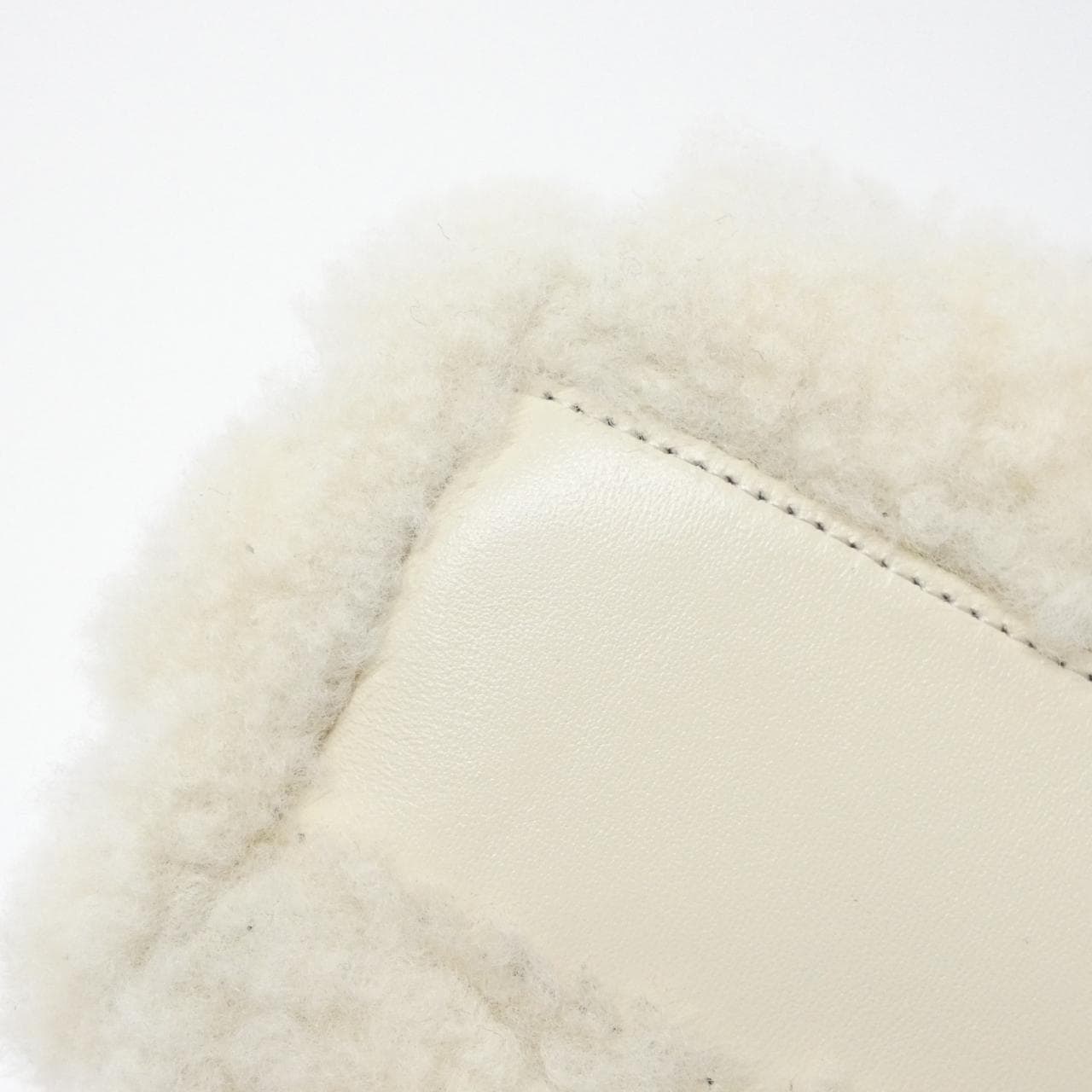 シャネル AP4898 チェーンクラッチ