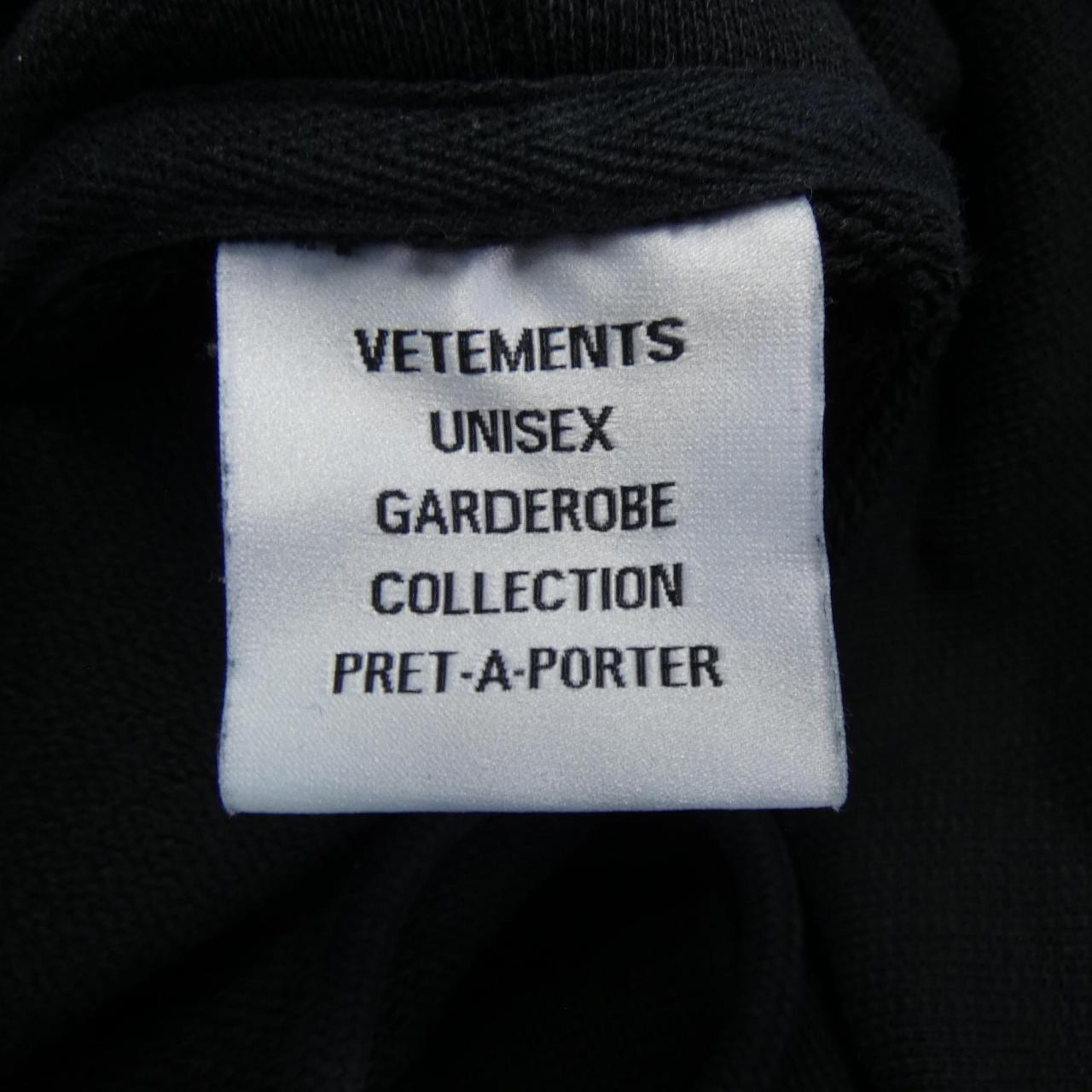 ヴェトモン VETEMENTS パーカー