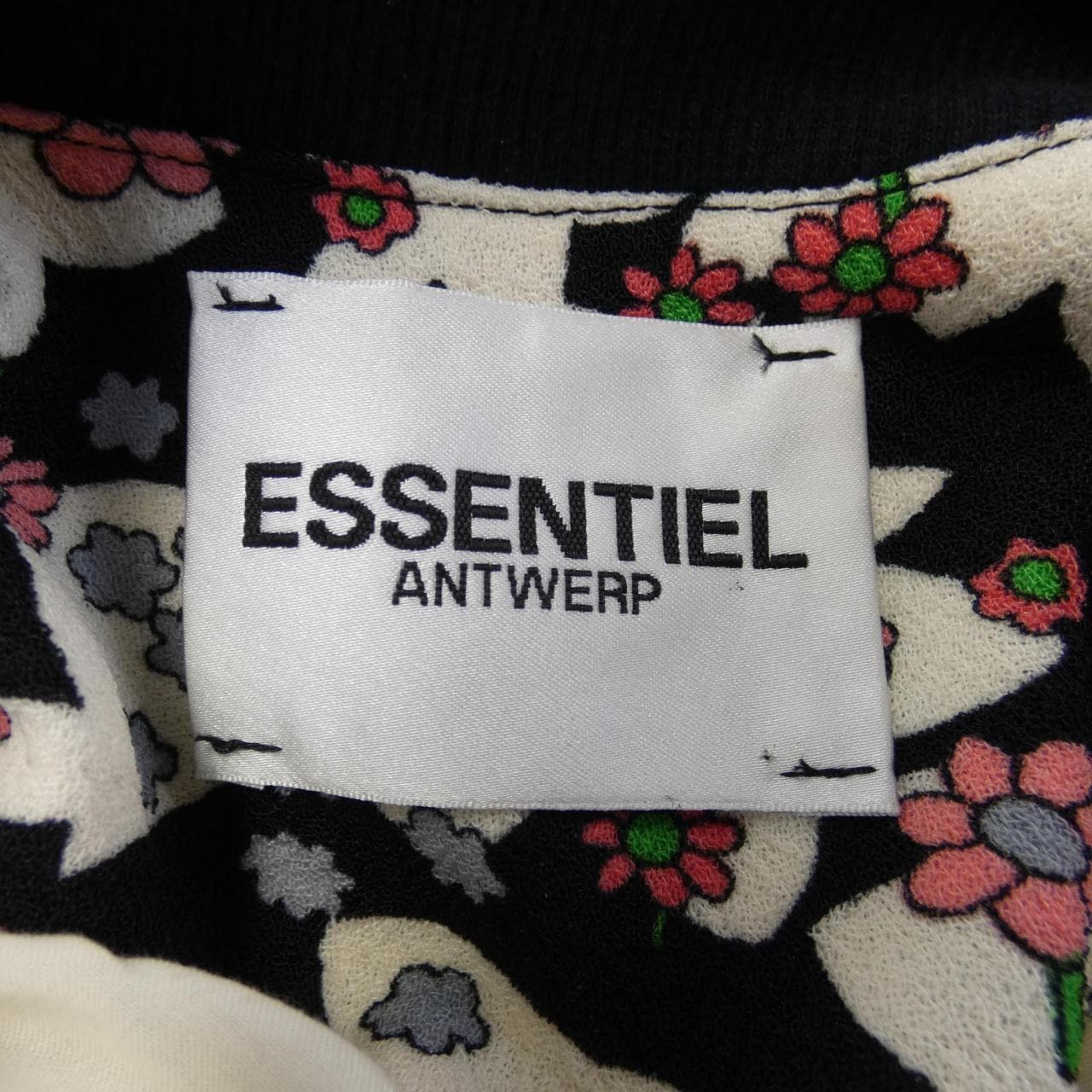 ESSENTIEL ブルゾン