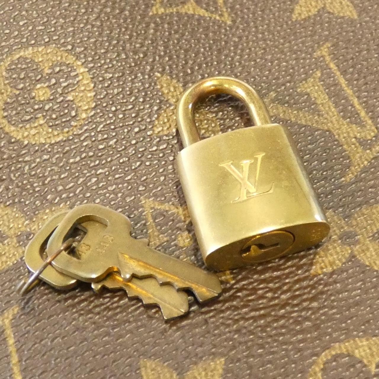 ルイヴィトン モノグラム モントルグイユ GM M95566 ショルダーバッグ