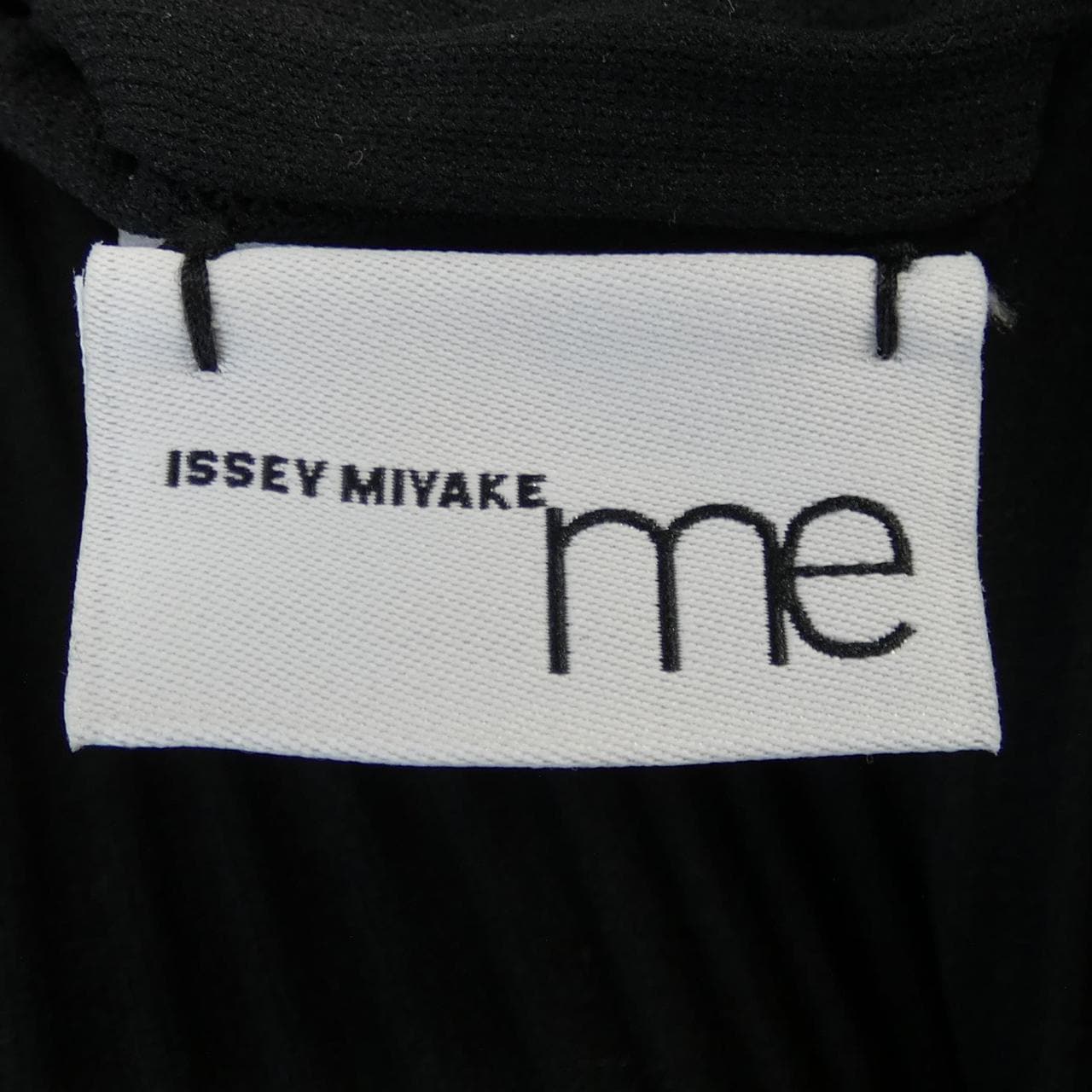 me ISSEY MIYAKE me ISSEY MIYAKE tops
