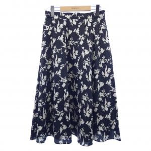 ニジュウサンク 23区 スカート