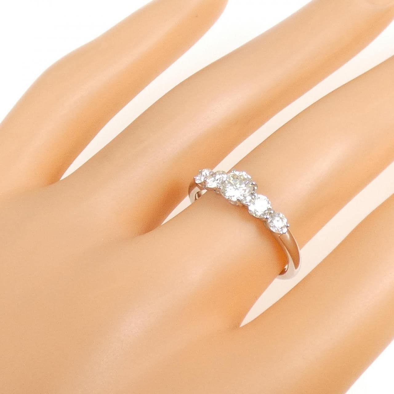 PT950 ダイヤモンド リング 0.85CT