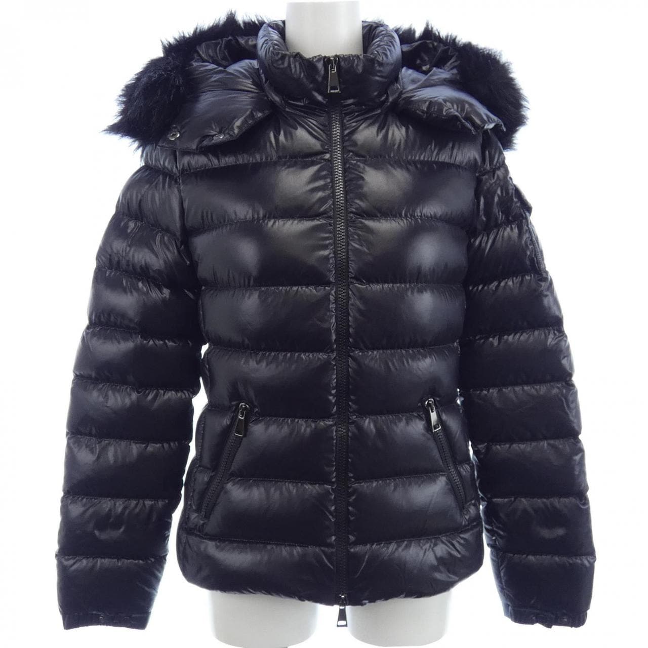 モンクレール MONCLER ダウンジャケット