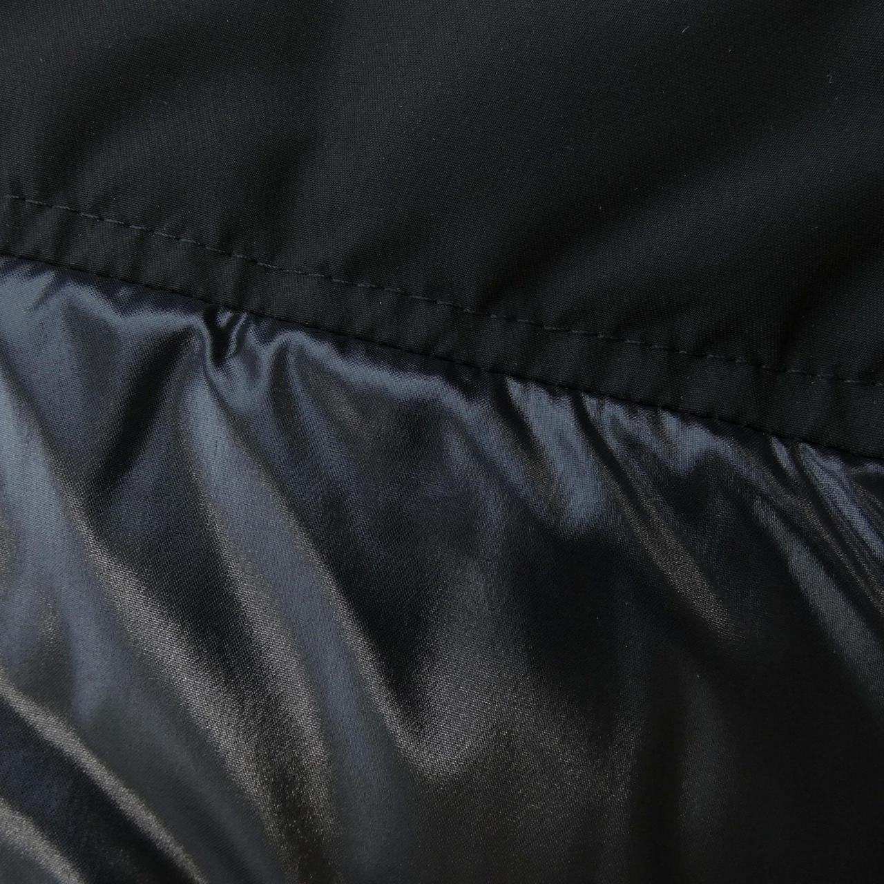 モンクレール MONCLER ダウンジャケット