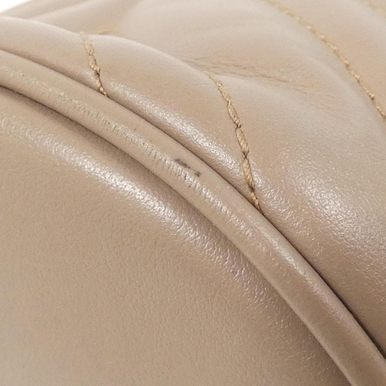 グッチ GG MARMONT 575163 DTDRT ショルダーバッグ