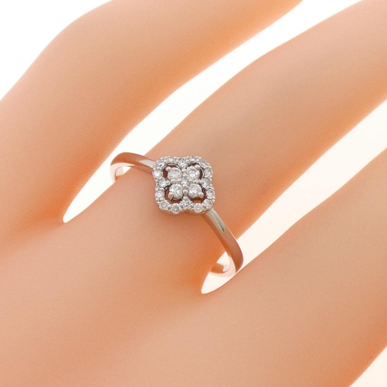 PT850 フラワー ダイヤモンド リング 0.13CT