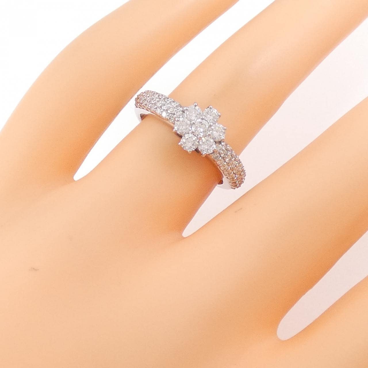 K18WG フラワー ダイヤモンド リング 0.70CT