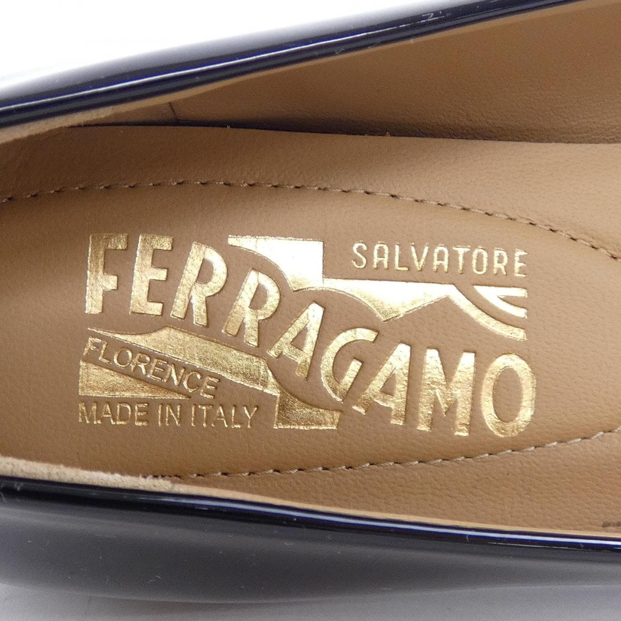 フェラガモ FERRAGAMO 0574556 フラットシューズ