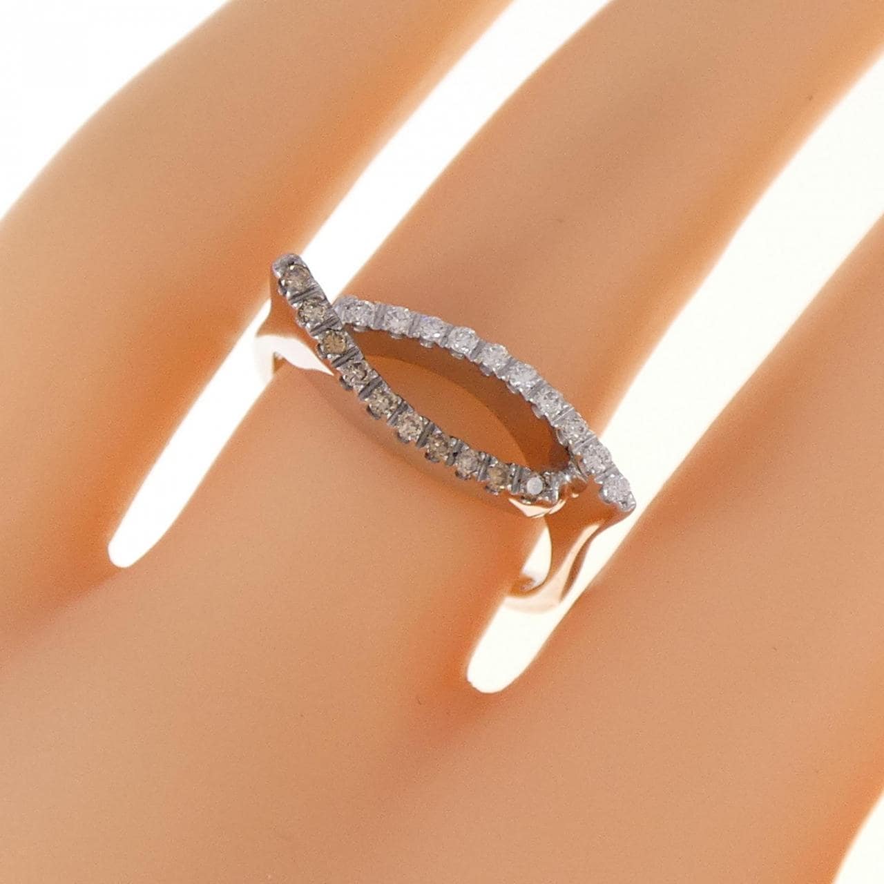 750WG Diamond ring 0.21CT