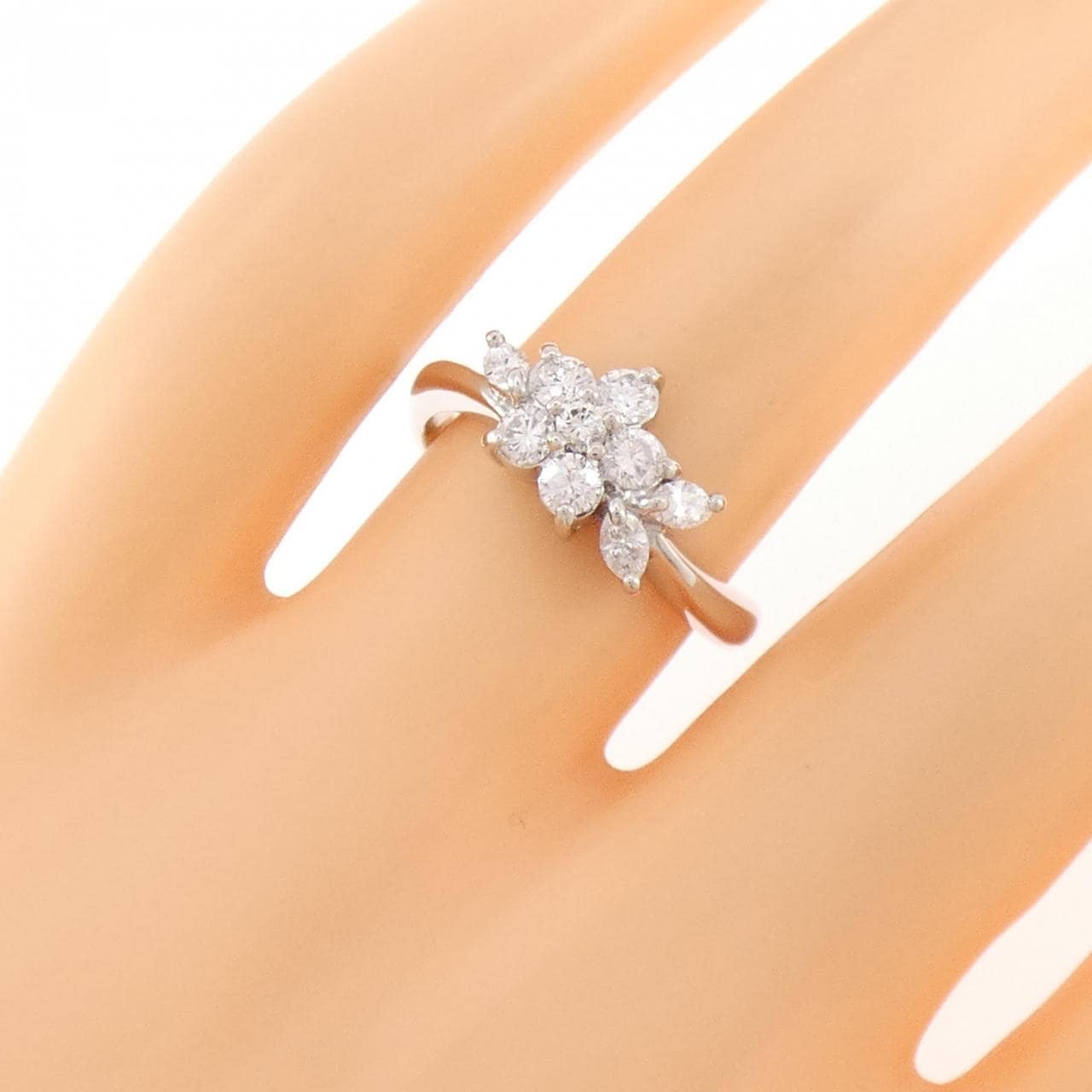 PT900 フラワー ダイヤモンド リング 0.59CT