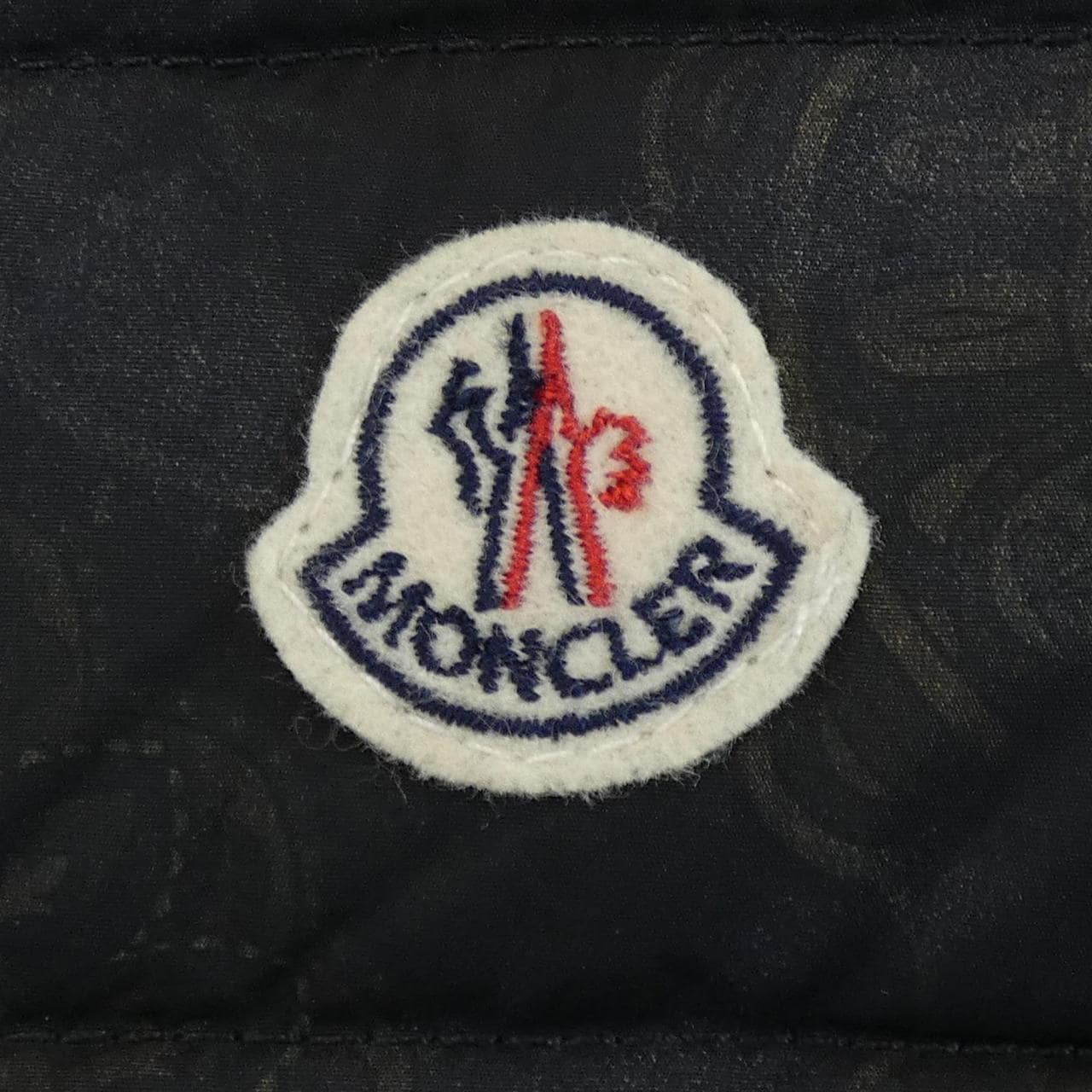 モンクレール MONCLER 420919402680 ダウンベスト