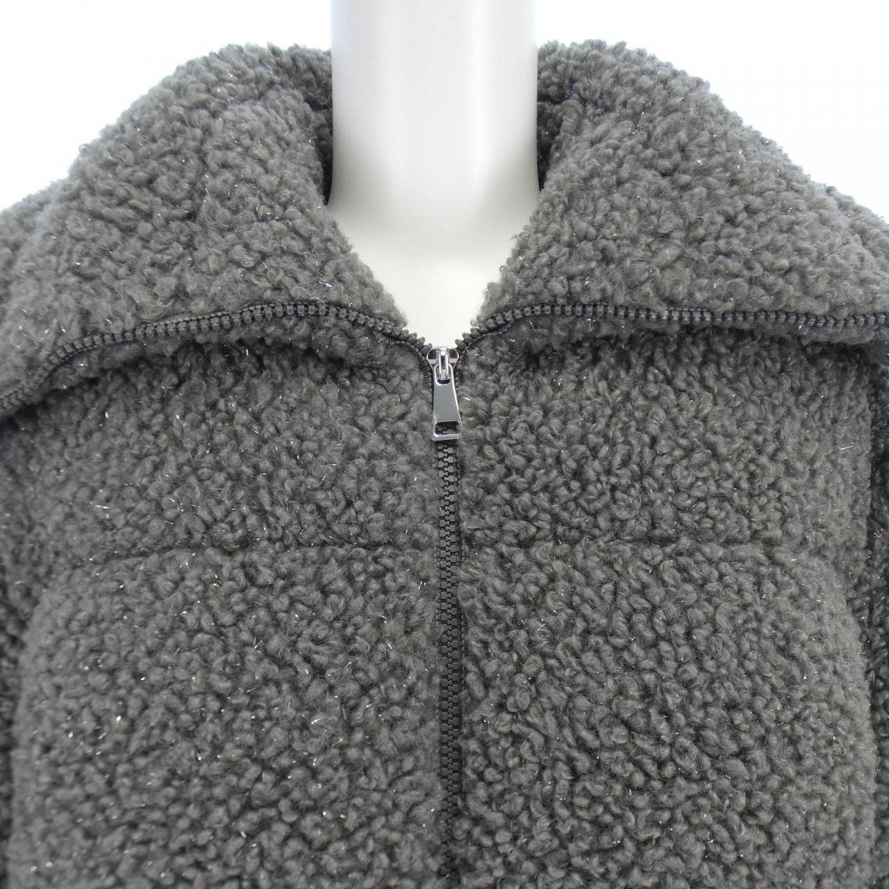 モンクレール MONCLER ダウンジャケット