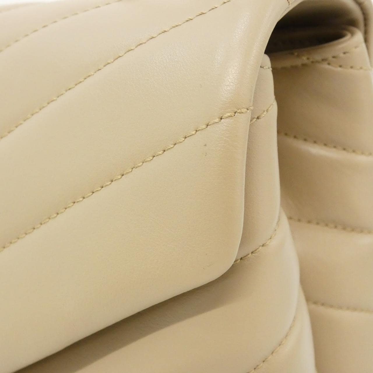 サンローラン ルールー ミディアム 574946 DV727 ショルダーバッグ