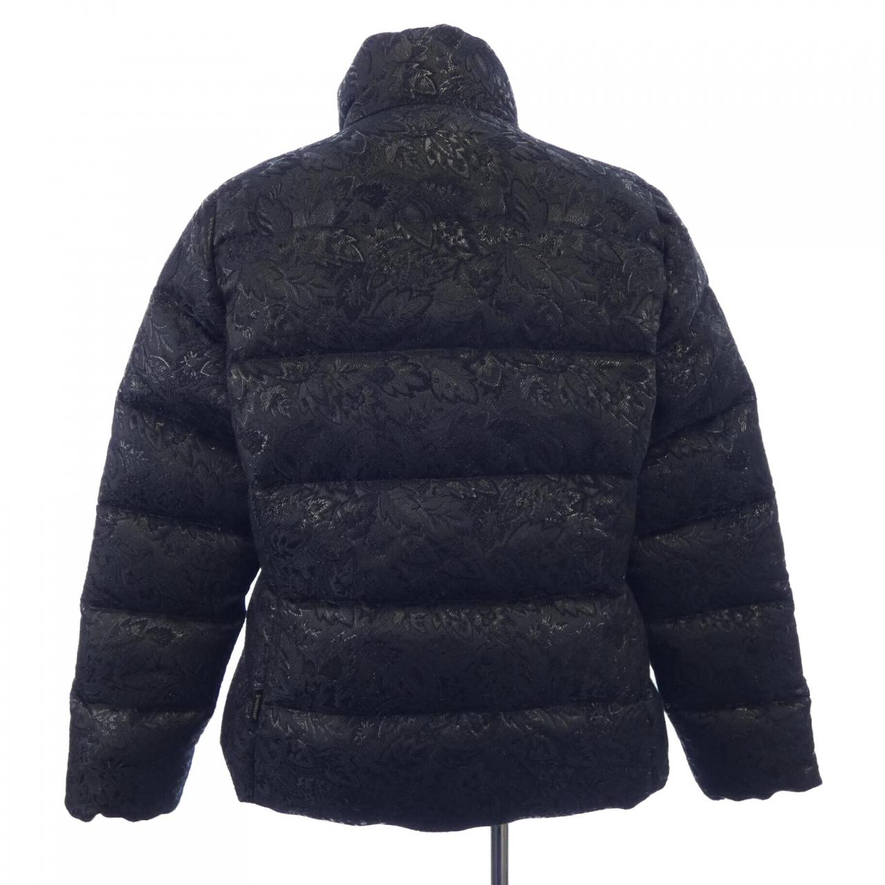 モンクレール MONCLER ダウンジャケット