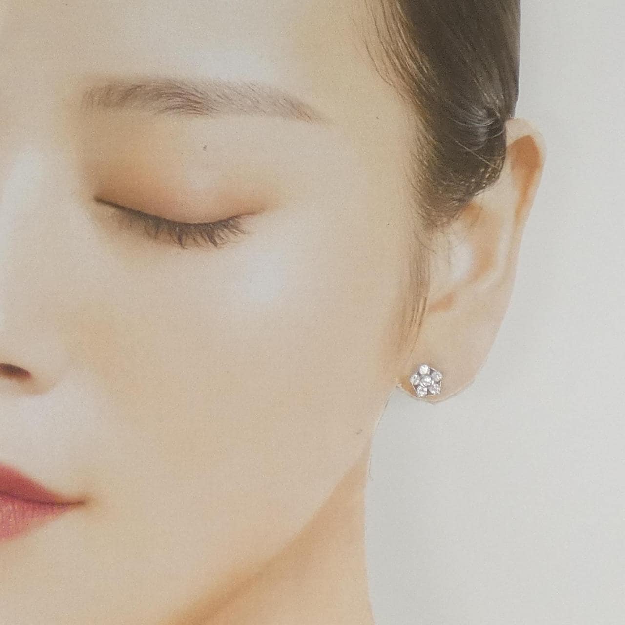 PT850/PT900 フラワー ダイヤモンド ピアス 0.64CT