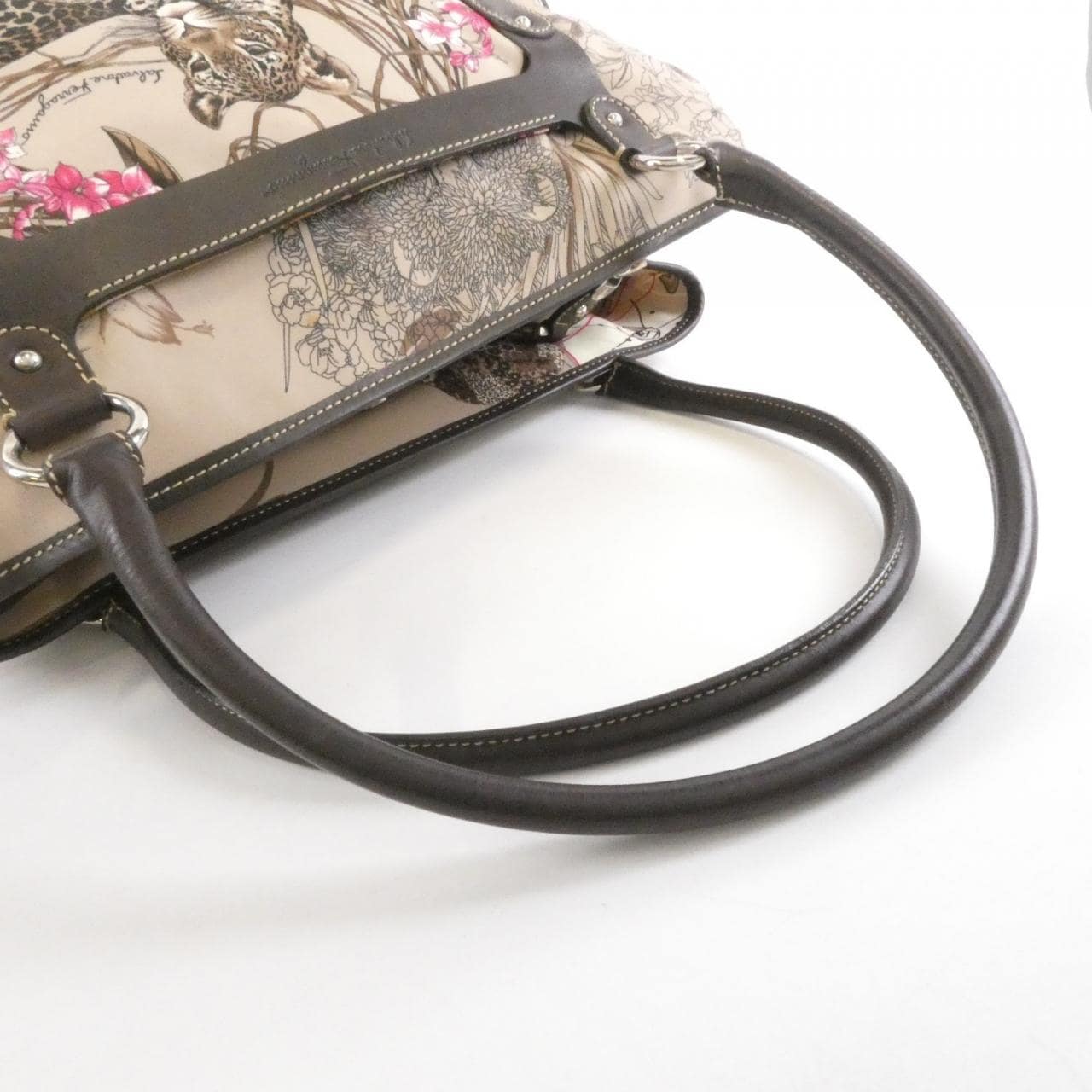 サルヴァトーレフェラガモ 21 A040 バッグ