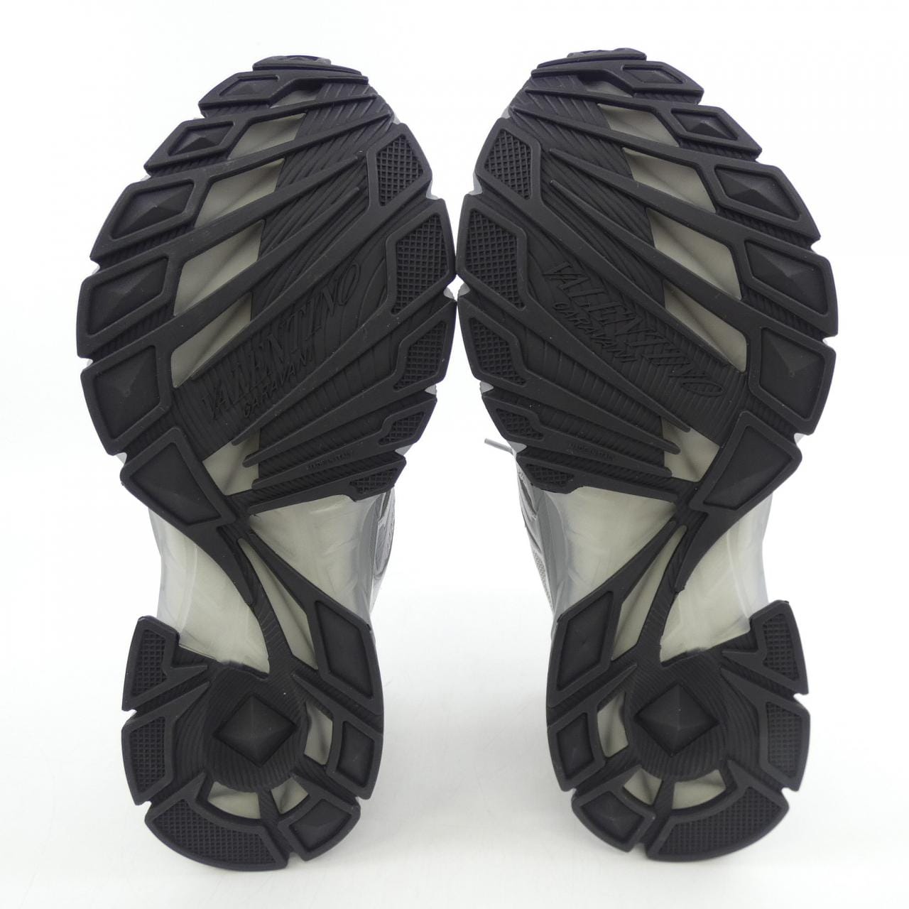 ヴァレンティノガラヴァーニ VALENTINO GARAVANI 2Y2S0F57 スニーカー