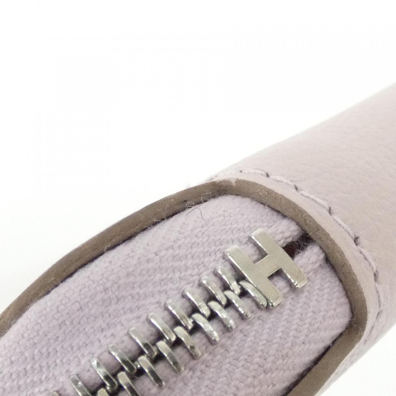 エルメス AUNAGE RODEO DES COWGIRLS シルク イン コンパクト 085272CK 財布