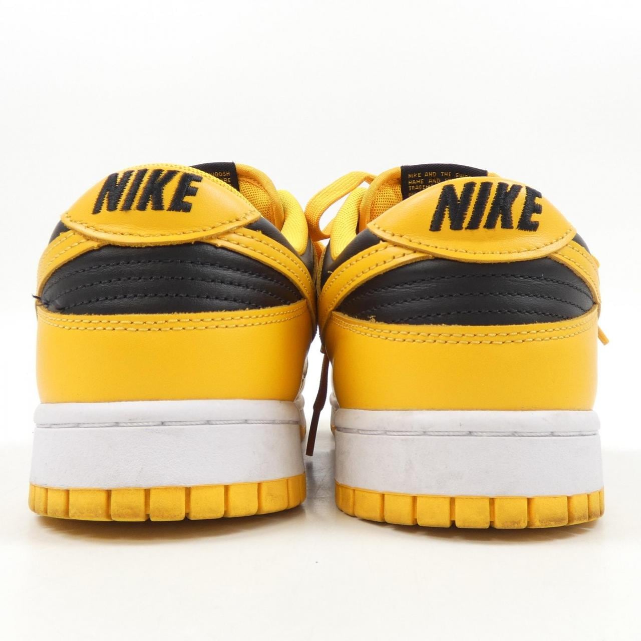 ナイキ NIKE スニーカー