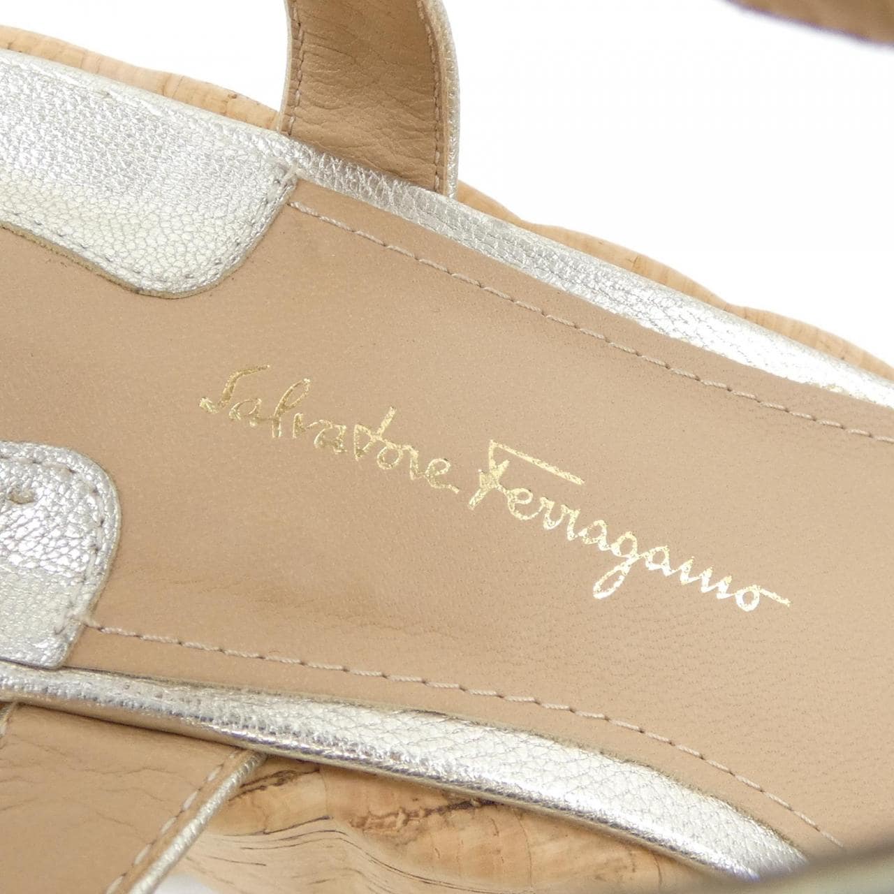 サルヴァトーレフェラガモ SALVATORE FERRAGAMO サンダル