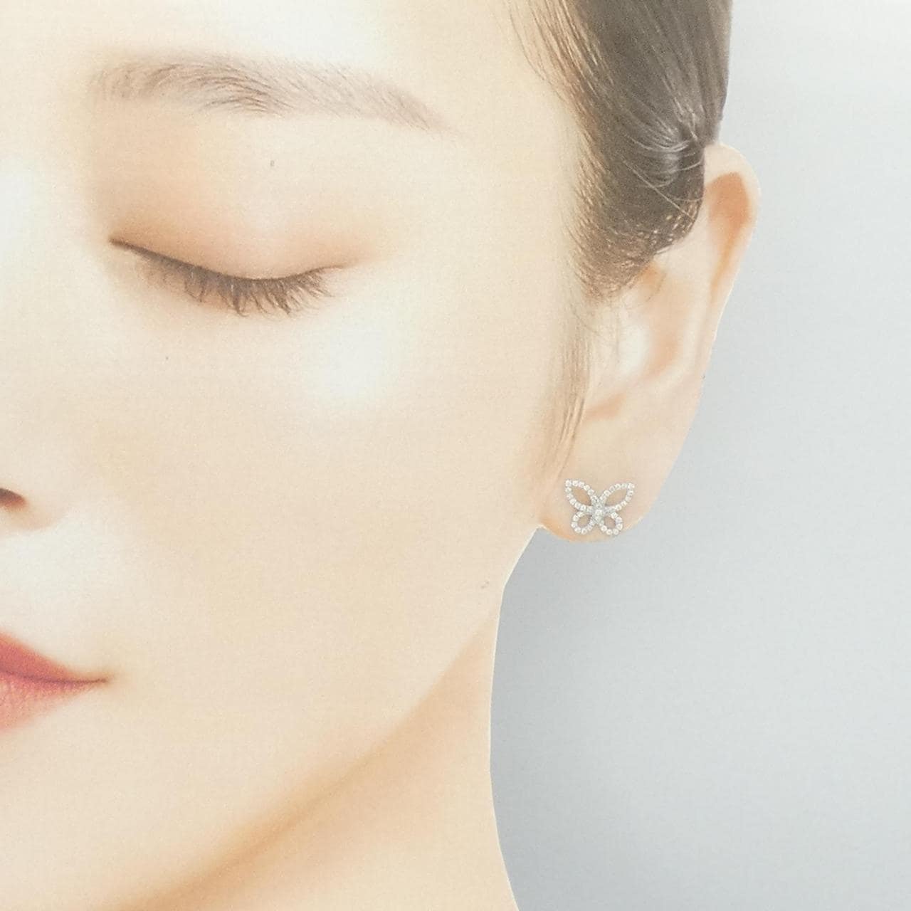 グラフ ミニ バタフライ ピアス