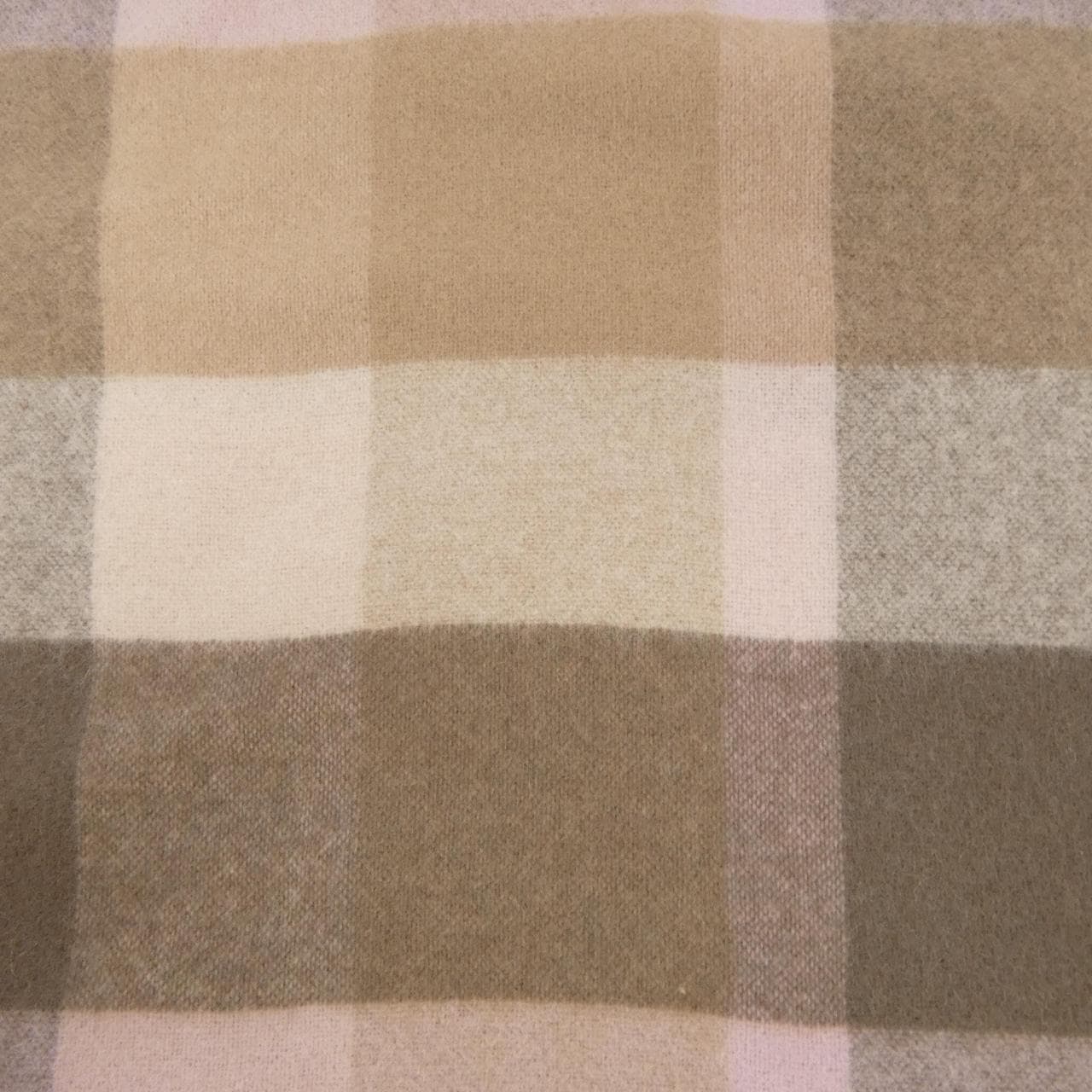 ブルーレーベルクレストブリッジ BLUE LABEL CRESTBRID MUFFLER