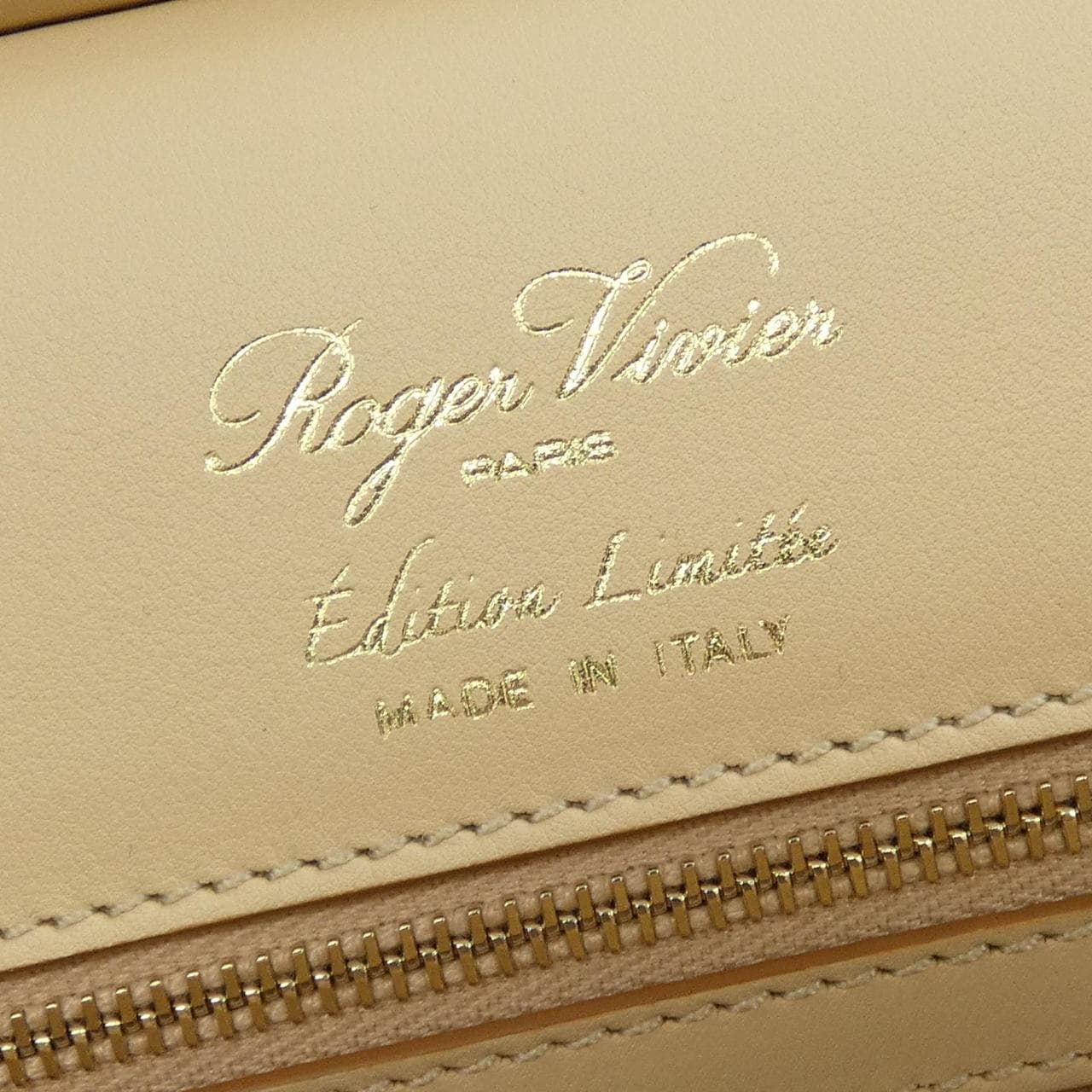 ロジェヴィヴィエ ROGER VIVIER RBWAOBA82L0RJQ0W85 BAG