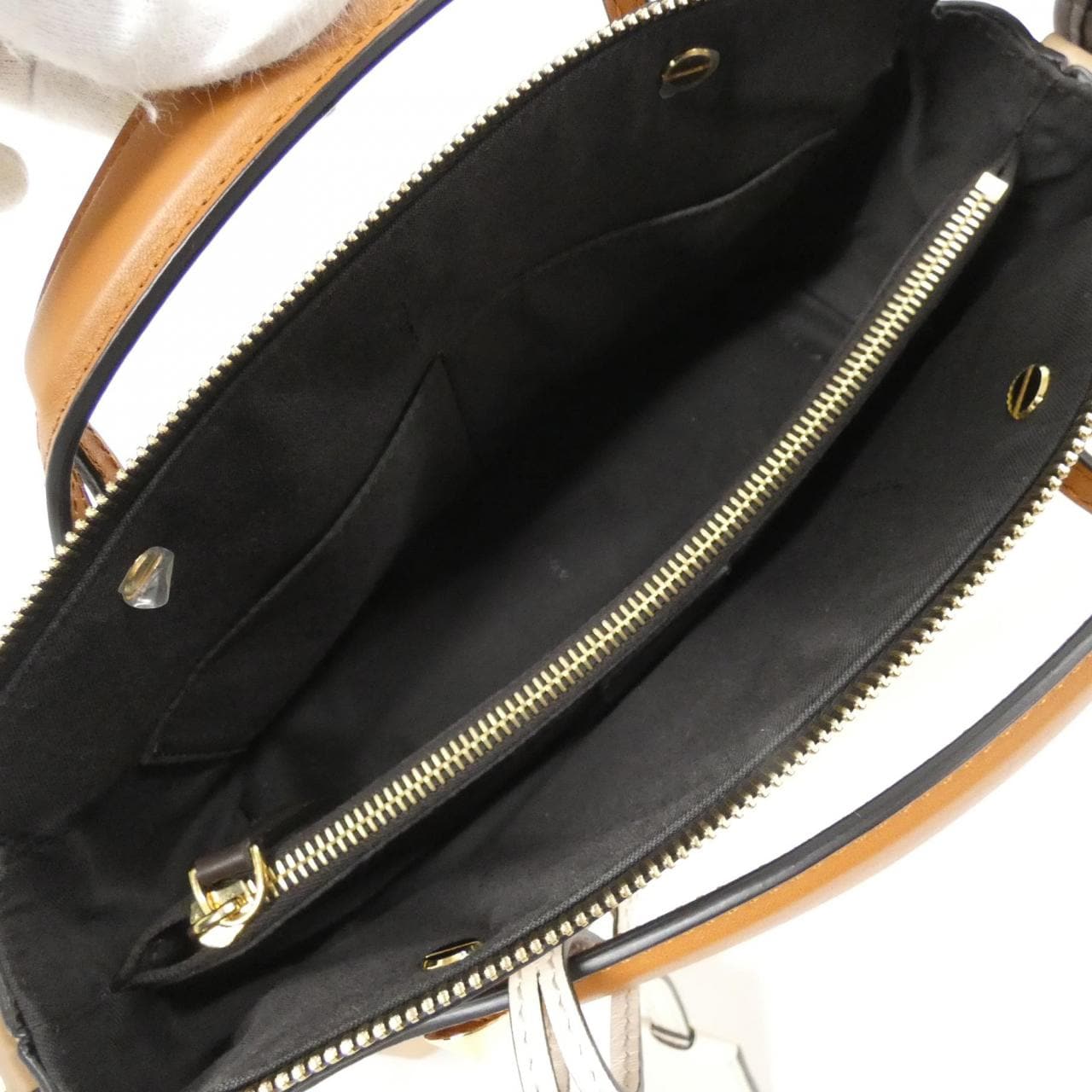 フェンディ バイ ザ ウェイ ミディアム 8BL146 5QJ バッグ