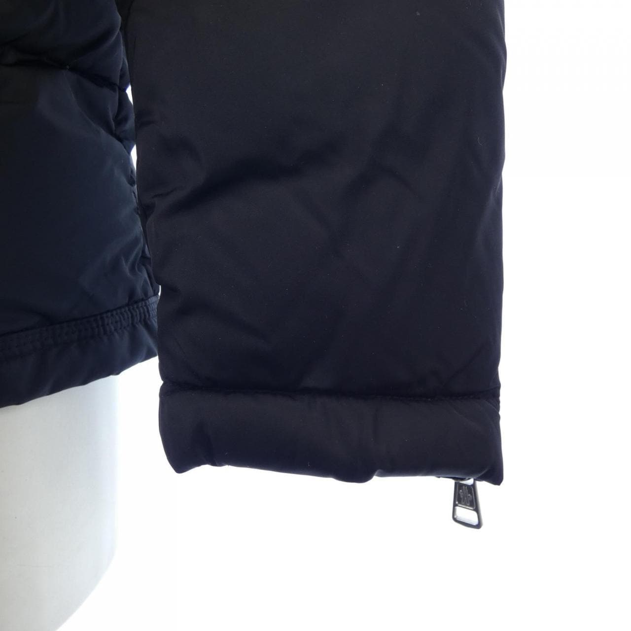 モンクレール MONCLER ダウンジャケット