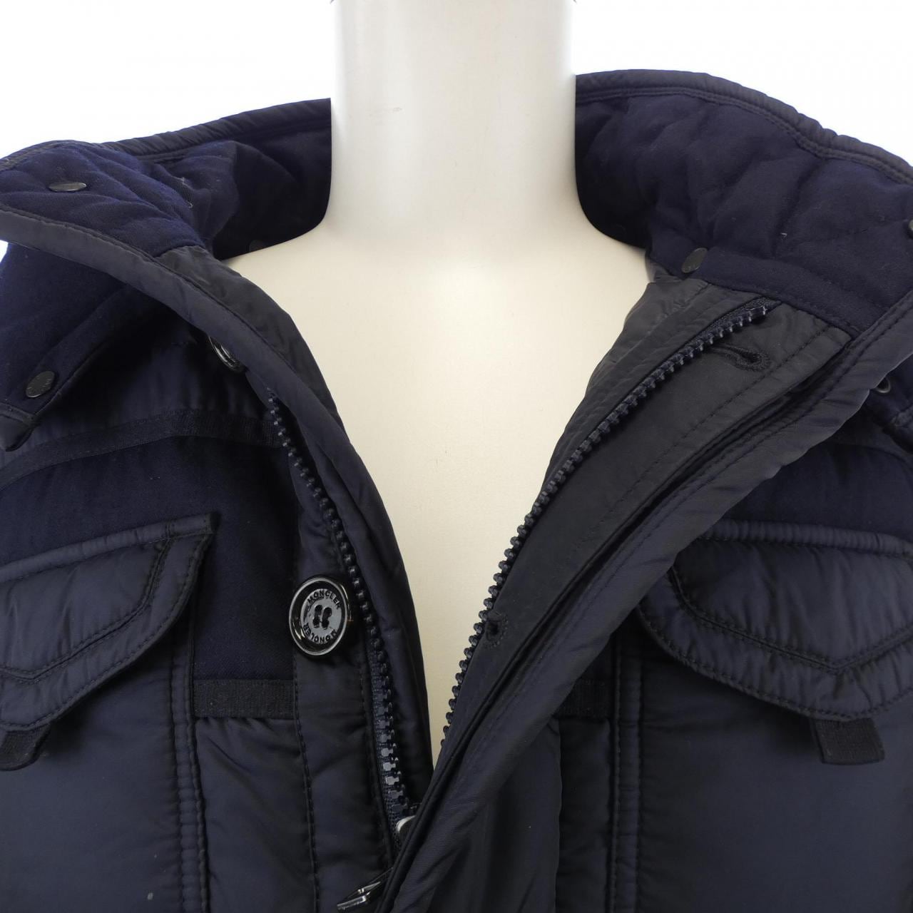 モンクレール MONCLER ダウンジャケット