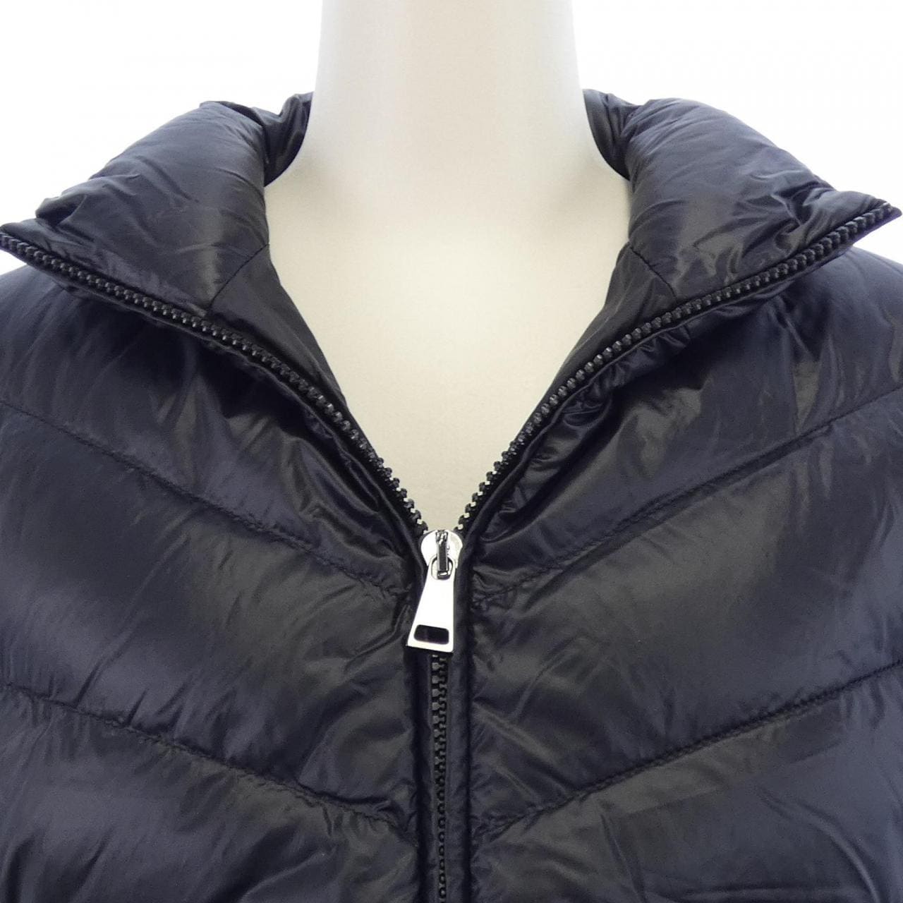 モンクレール MONCLER 20939B00024 ダウンジャケット