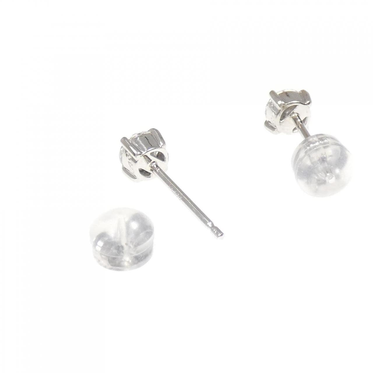 PT900 ソリティア ダイヤモンド ピアス 0.685CT