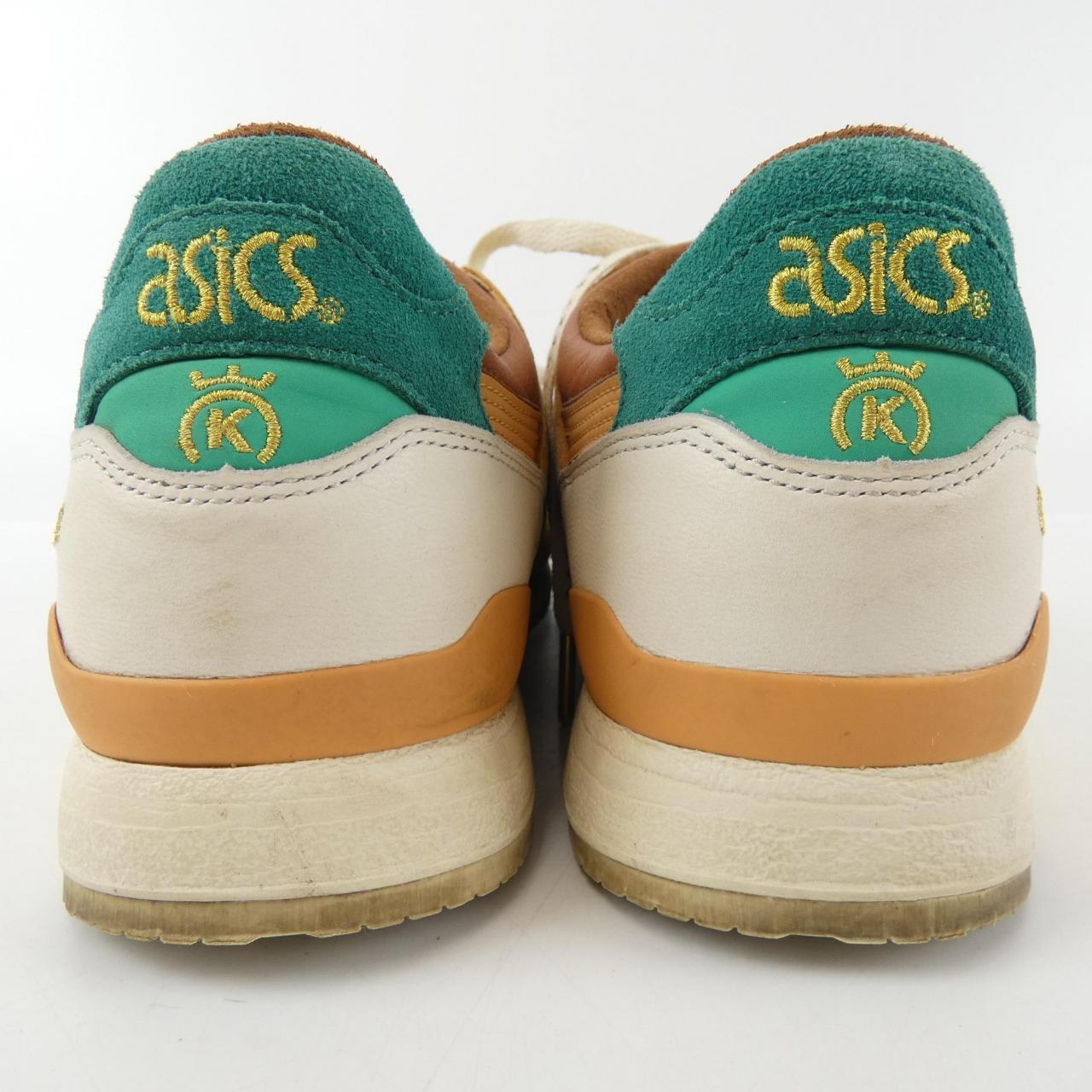 ASICS运动鞋