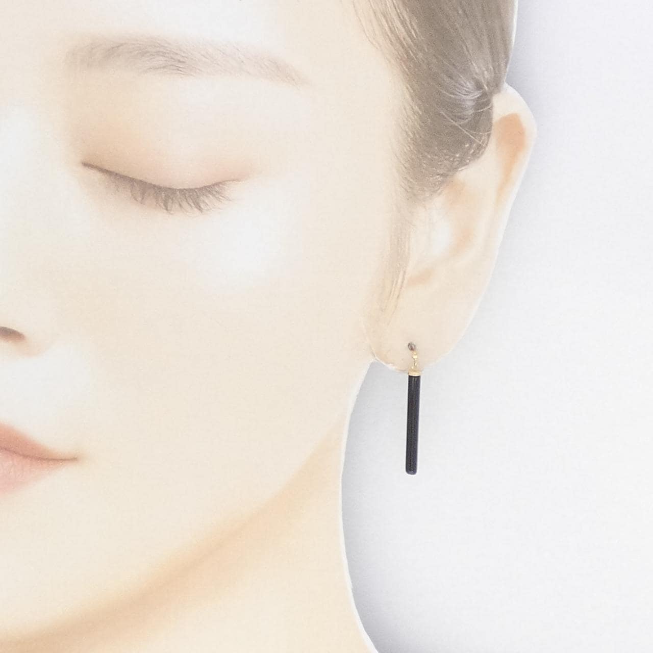 [BRAND NEW] K10YG onyx earrings