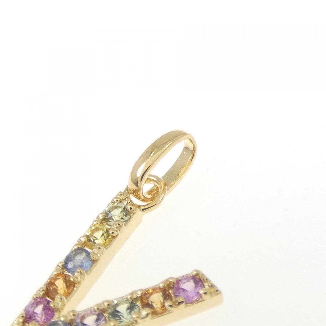 【新品】18K黄金字母V蓝宝石吊坠，0.18克拉